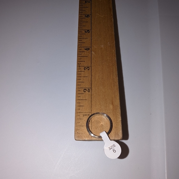 Fashion sparkly ring/band - Picture 7 of 10